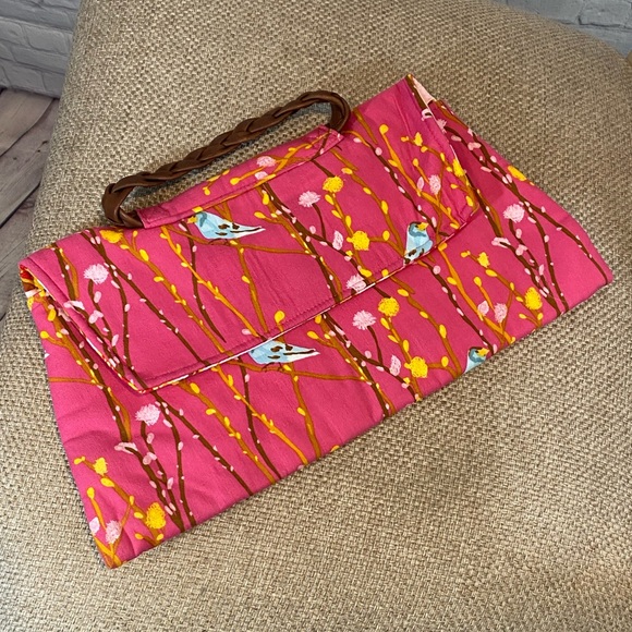 BARI J Pink Bird Print Cloth Purse - Picture 2 of 6
